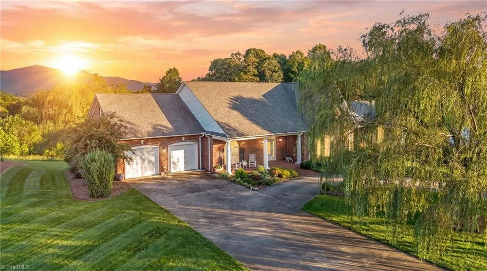 148 Magnolia Drive North Wilkesboro, NC 28659