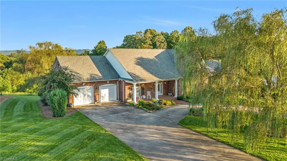 148 Magnolia Drive North Wilkesboro, NC 28659
