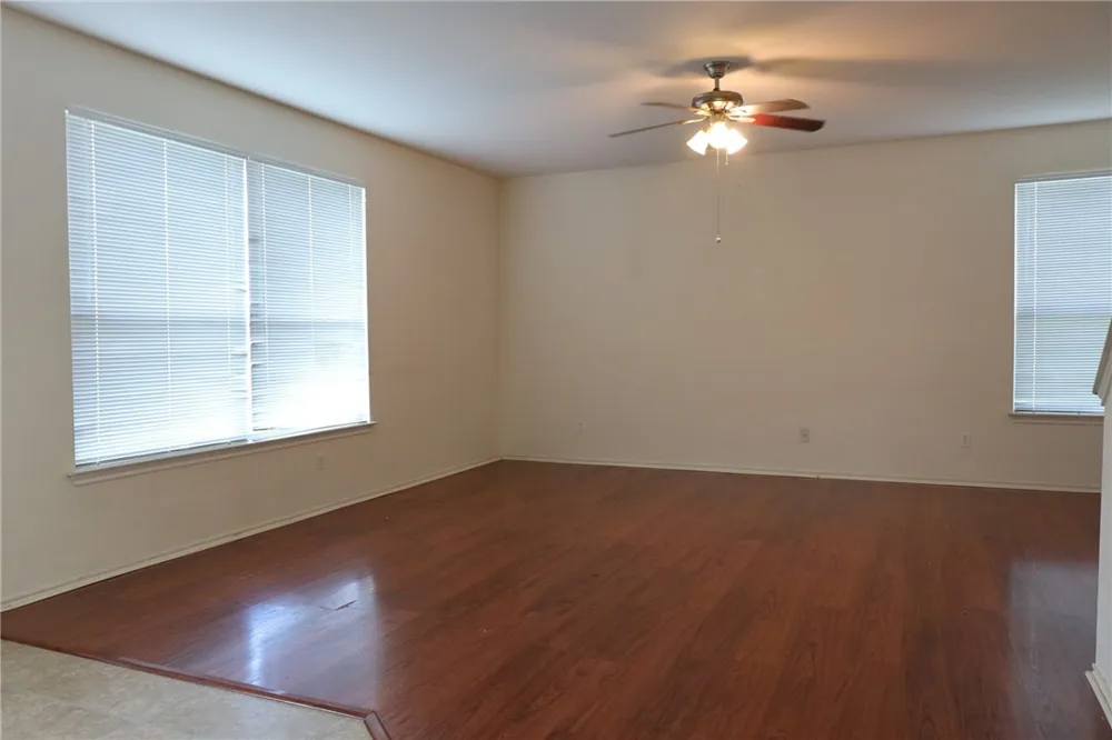 1004 W South Street Leander, TX 78641