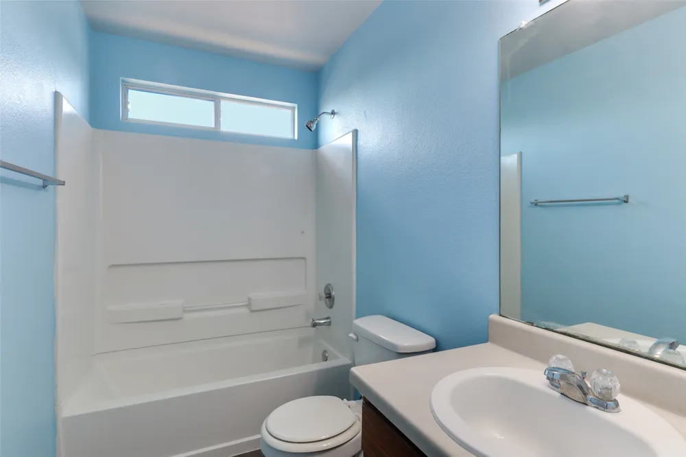 1004 W South Street Leander, TX 78641