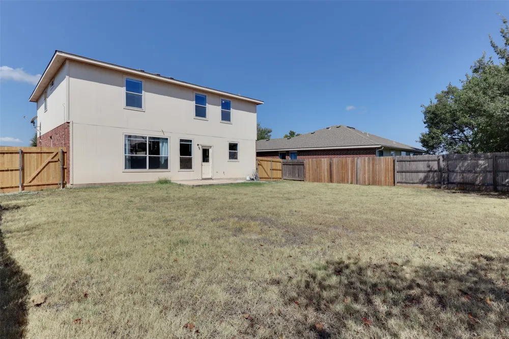 1004 W South Street Leander, TX 78641