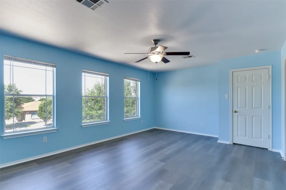 1004 W South Street Leander, TX 78641