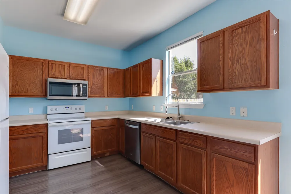 1004 W South Street Leander, TX 78641