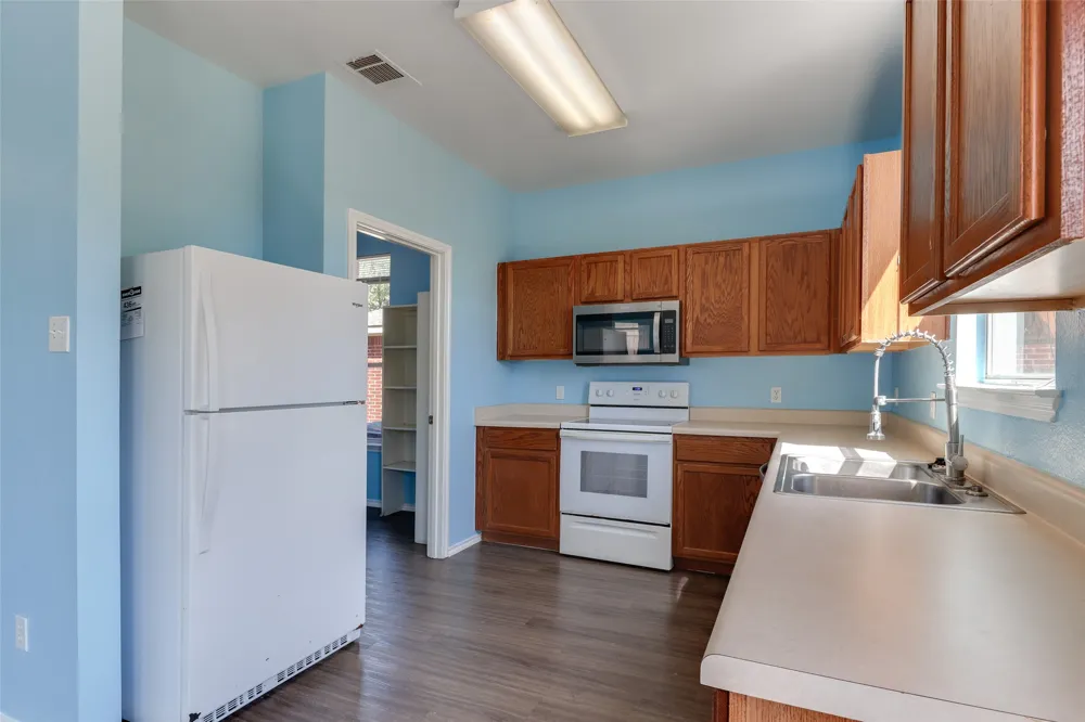 1004 W South Street Leander, TX 78641