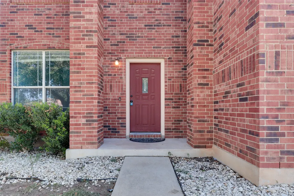 1004 W South Street Leander, TX 78641