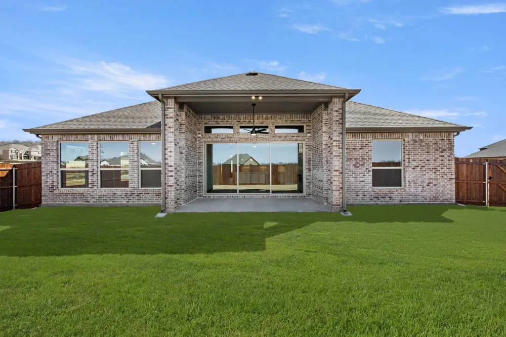 604 Ole Opry Drive Burleson, TX 76028