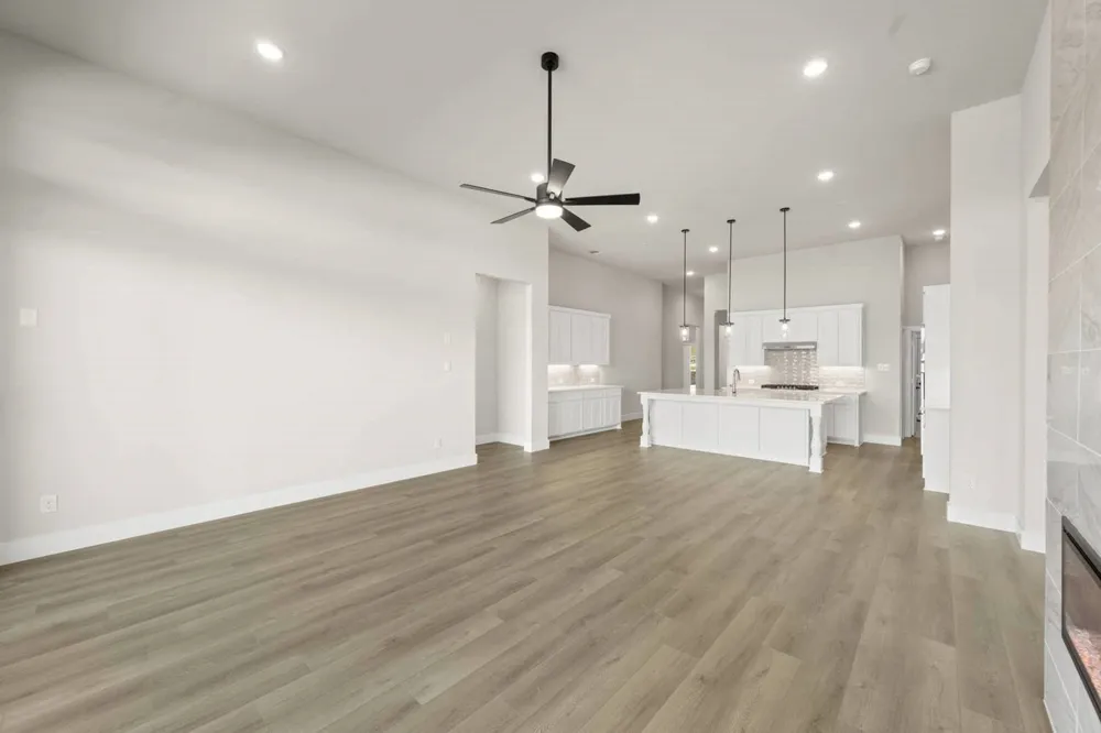 604 Ole Opry Drive Burleson, TX 76028