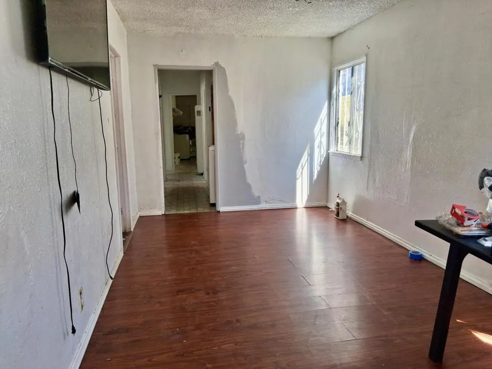 10328 Hickory Street Los Angeles, CA 90002