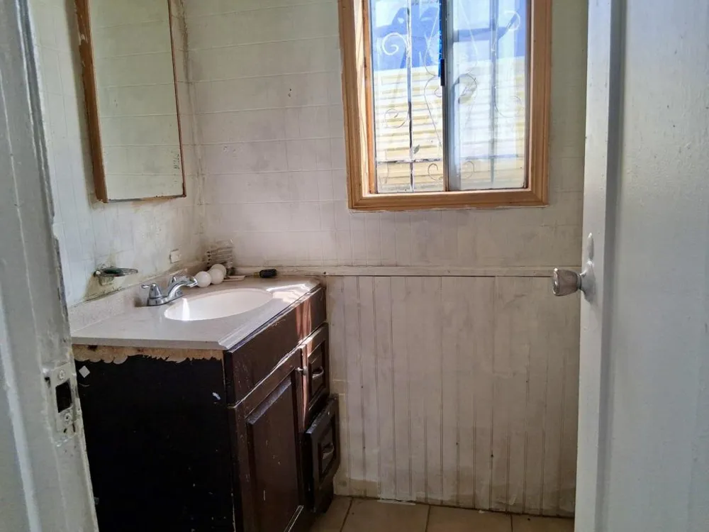 10328 Hickory Street Los Angeles, CA 90002