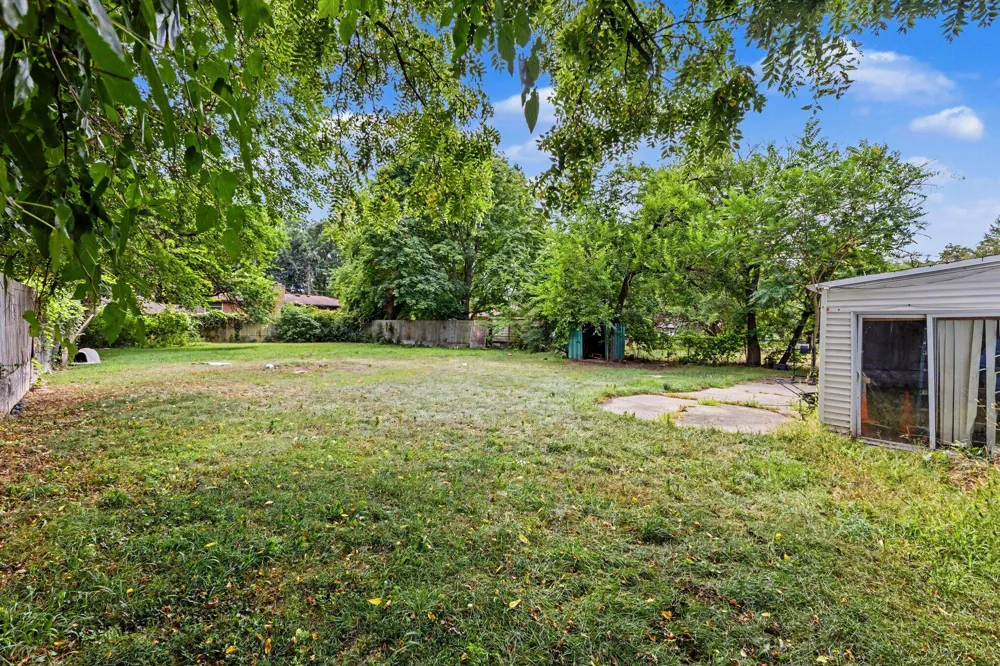 23071 Chippewa Street Detroit, MI 48219