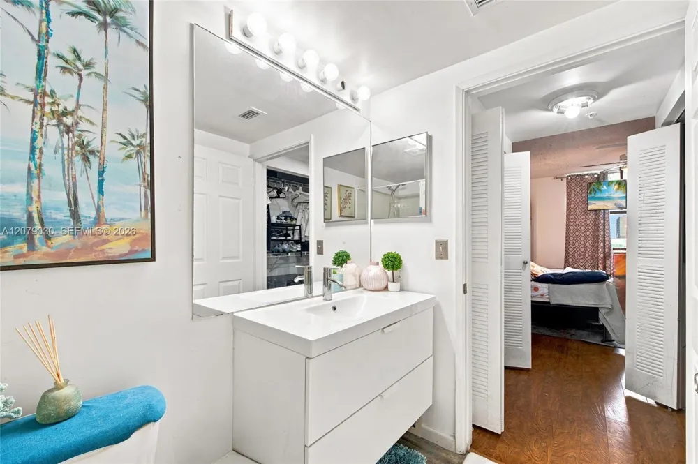 1919 Van Buren St #614A Hollywood, FL 33020