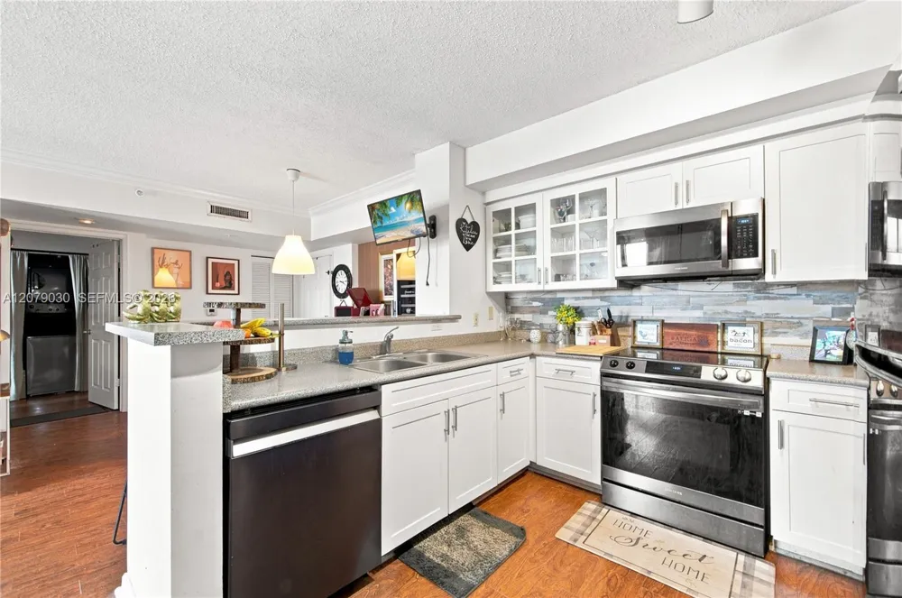 1919 Van Buren St #614A Hollywood, FL 33020