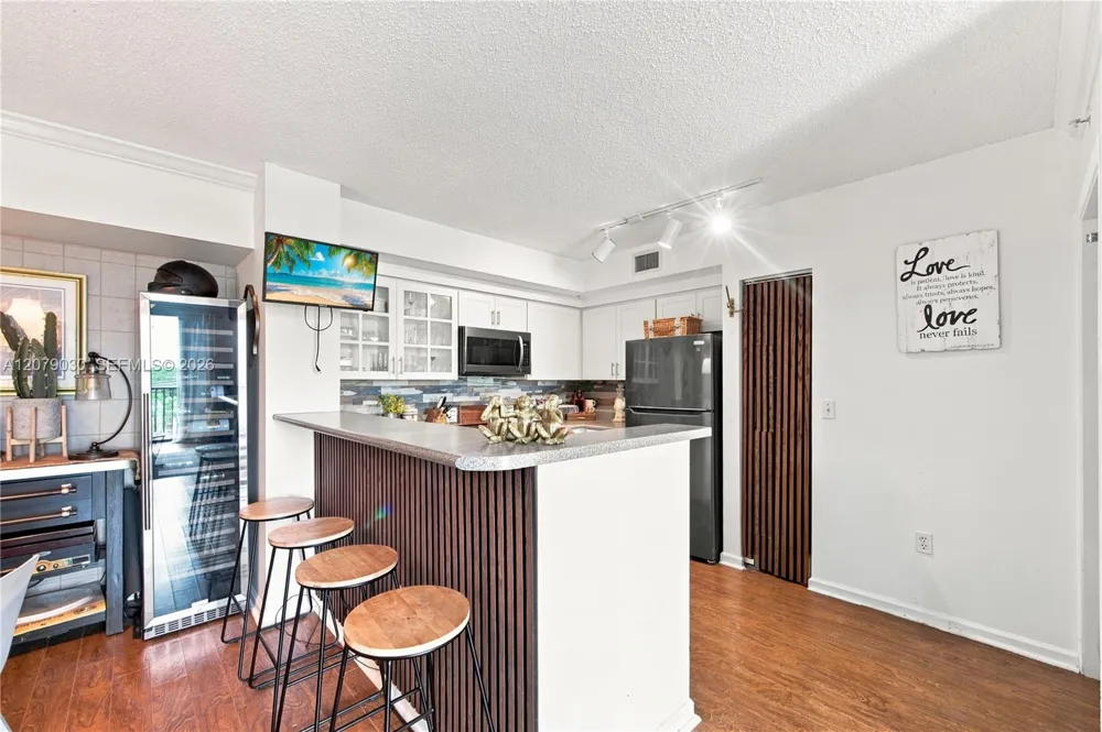 1919 Van Buren St #614A Hollywood, FL 33020