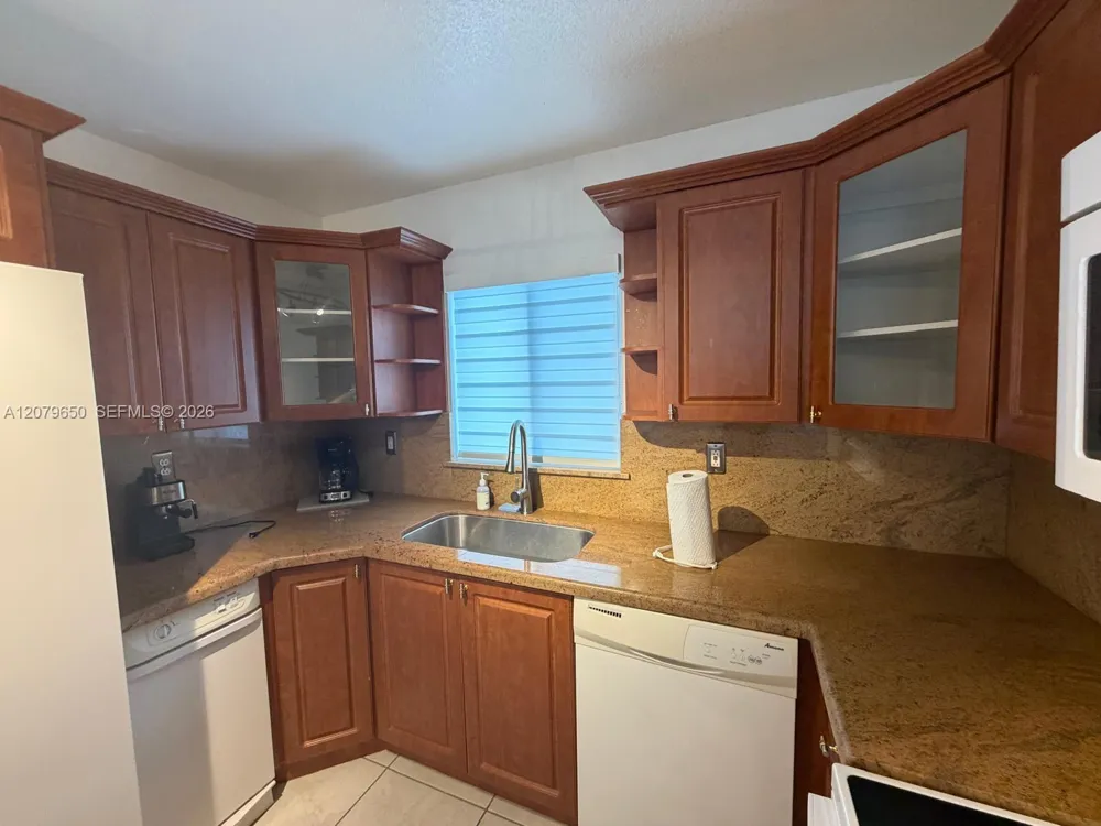 71 Coral Dr Key Largo, FL 33037