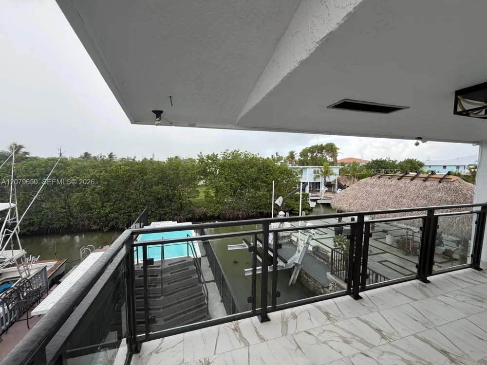 71 Coral Dr Key Largo, FL 33037