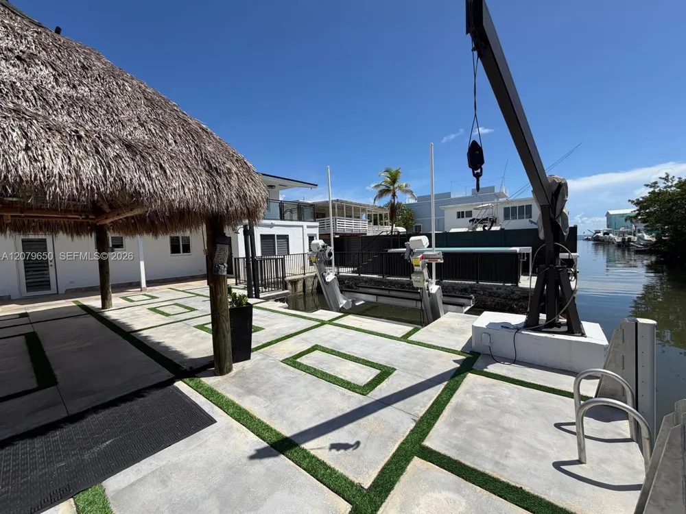 71 Coral Dr Key Largo, FL 33037