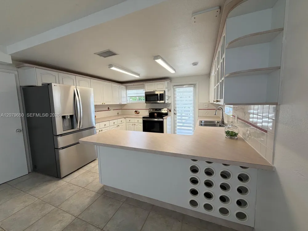 71 Coral Dr Key Largo, FL 33037