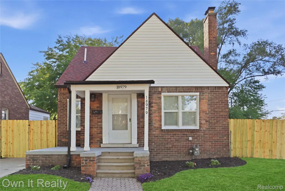 18979 Lindsay Street Detroit City, MI 48235