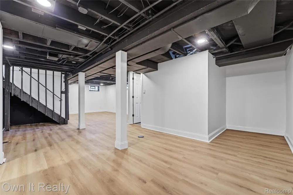 18979 Lindsay Street Detroit City, MI 48235