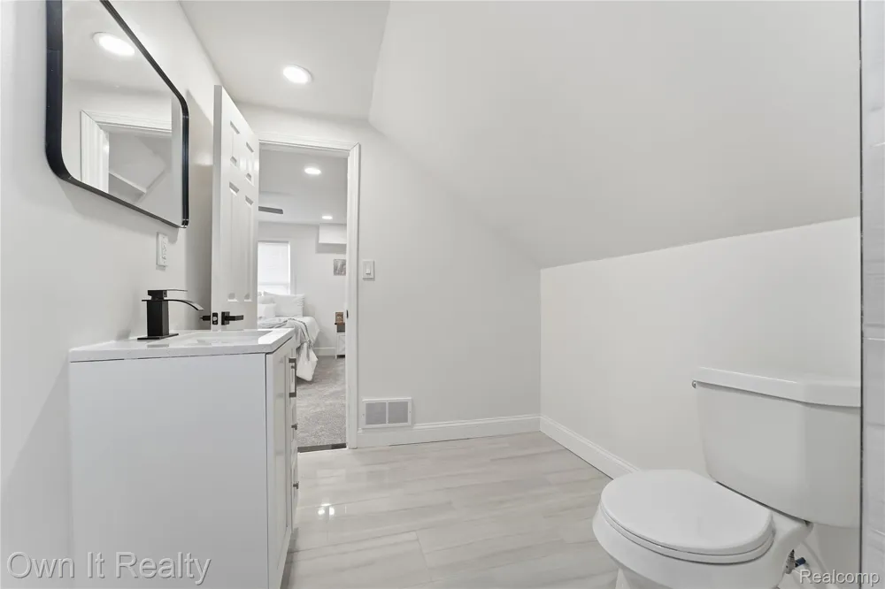 18979 Lindsay Street Detroit City, MI 48235