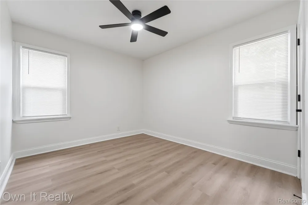 18979 Lindsay Street Detroit City, MI 48235