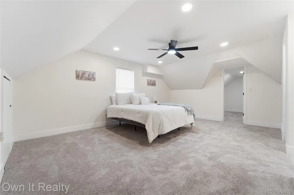 18979 Lindsay Street Detroit City, MI 48235