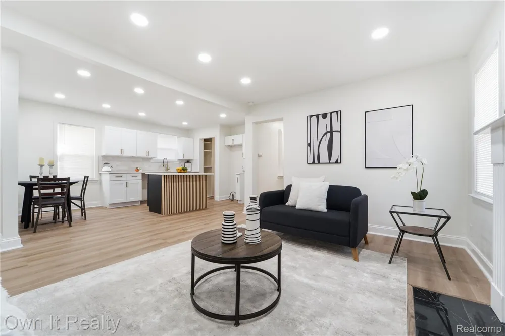 18979 Lindsay Street Detroit City, MI 48235