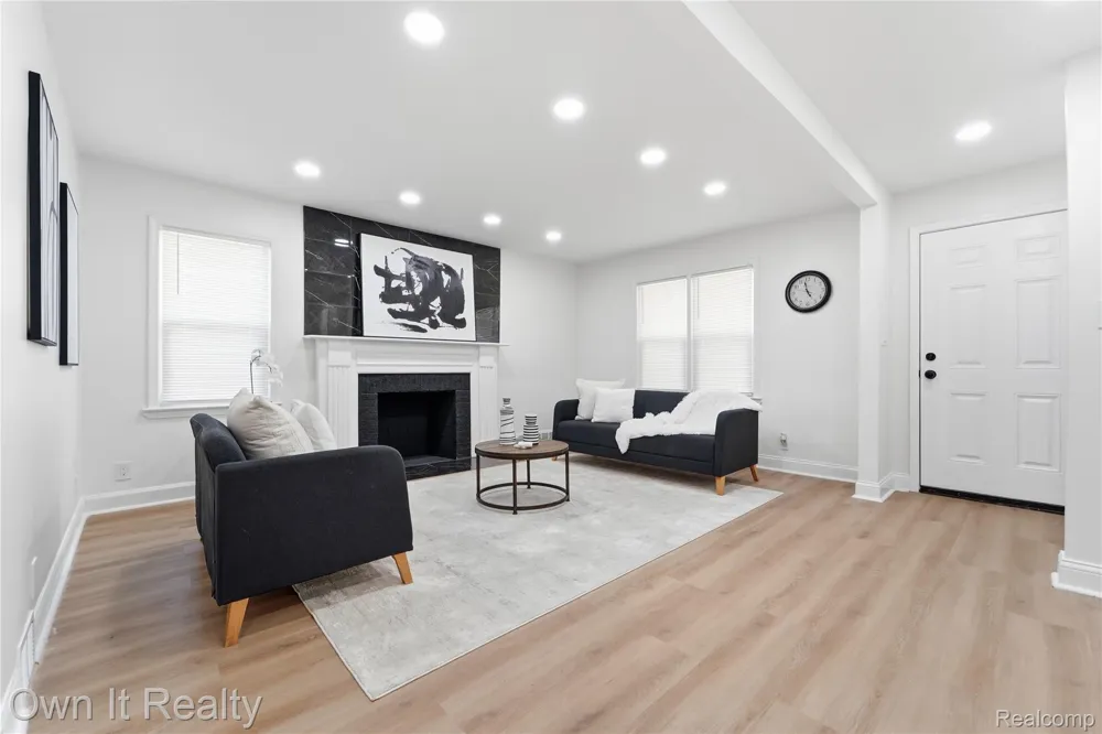 18979 Lindsay Street Detroit City, MI 48235