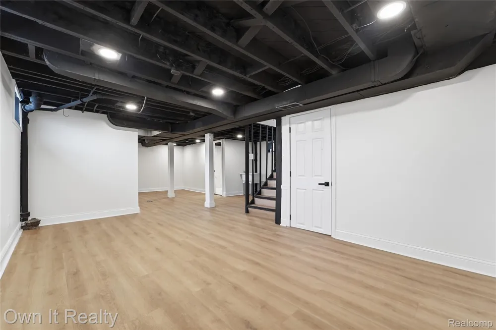 18979 Lindsay Street Detroit City, MI 48235