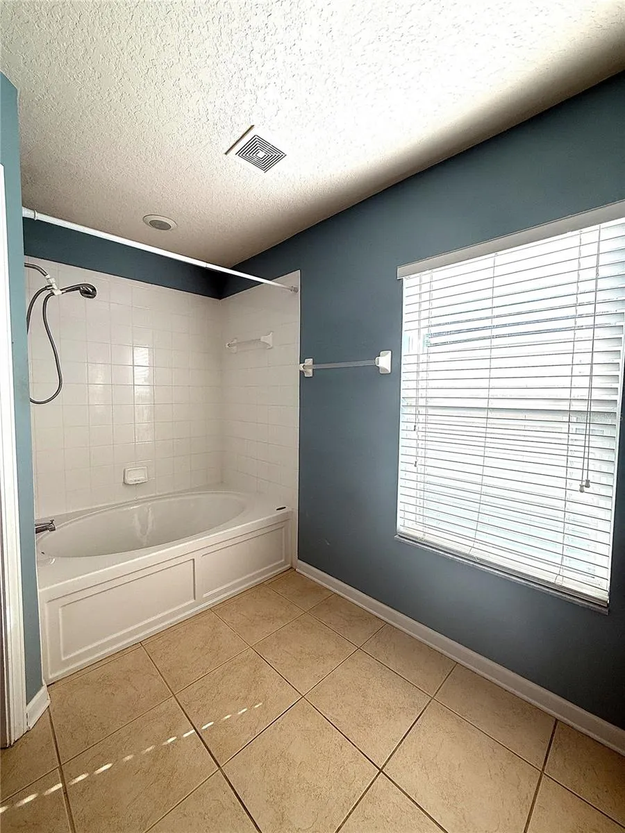26627 CASTLEVIEW WAY Wesley Chapel, FL 33544