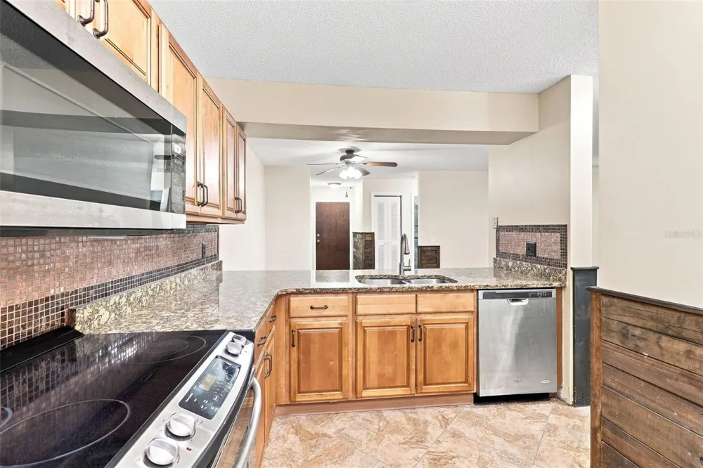 646 KENWICK CIRCLE #103 Casselberry, FL 32707