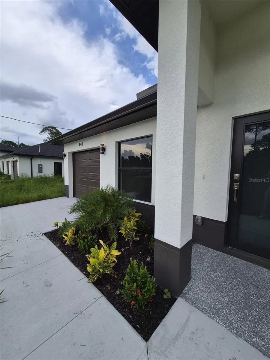 447 WICKHAM AVENUE S Lehigh Acres, FL 33974