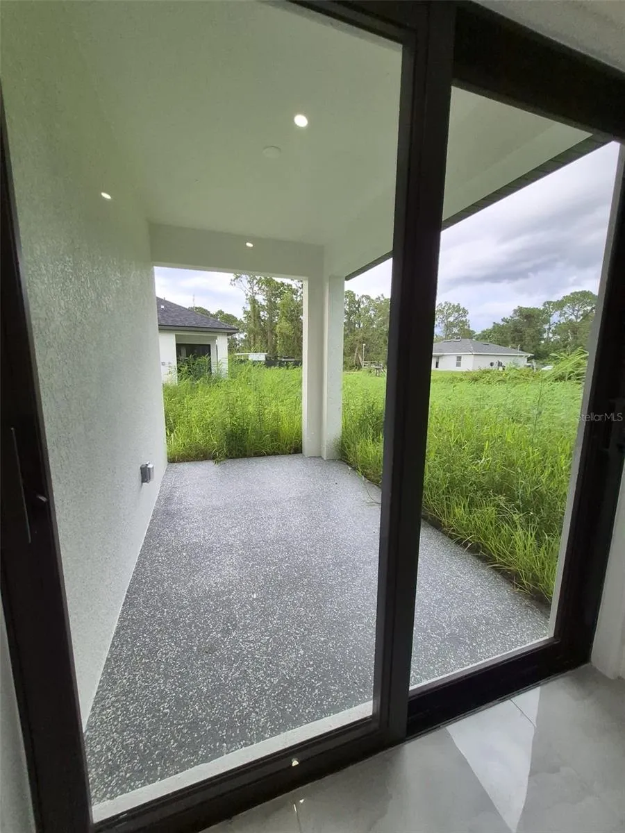 447 WICKHAM AVENUE S Lehigh Acres, FL 33974