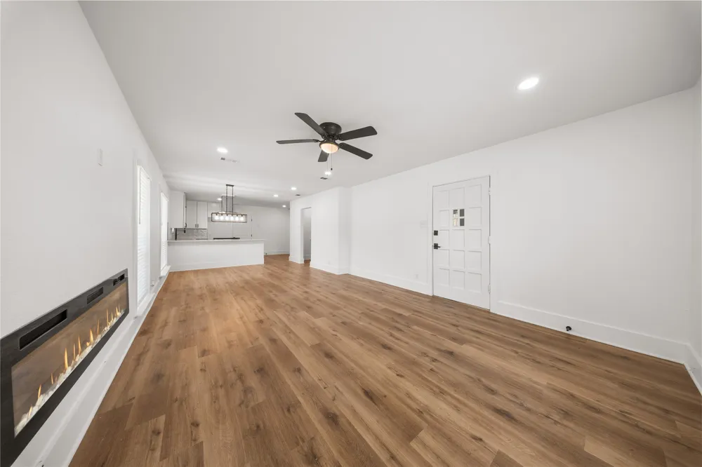 1314 Arborvitae Avenue Dallas, TX 75224