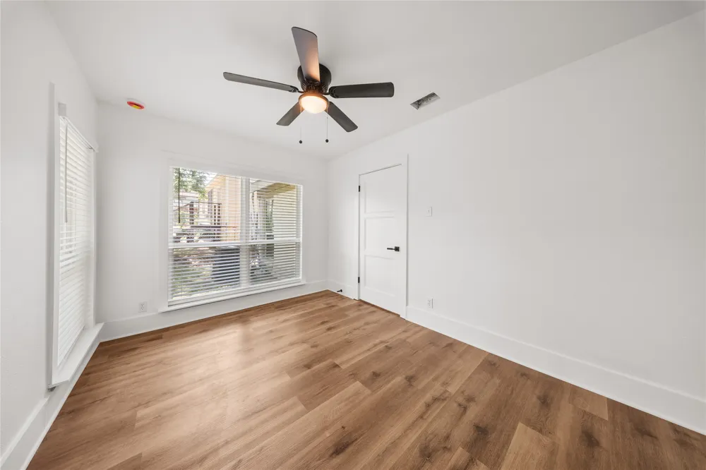 1314 Arborvitae Avenue Dallas, TX 75224