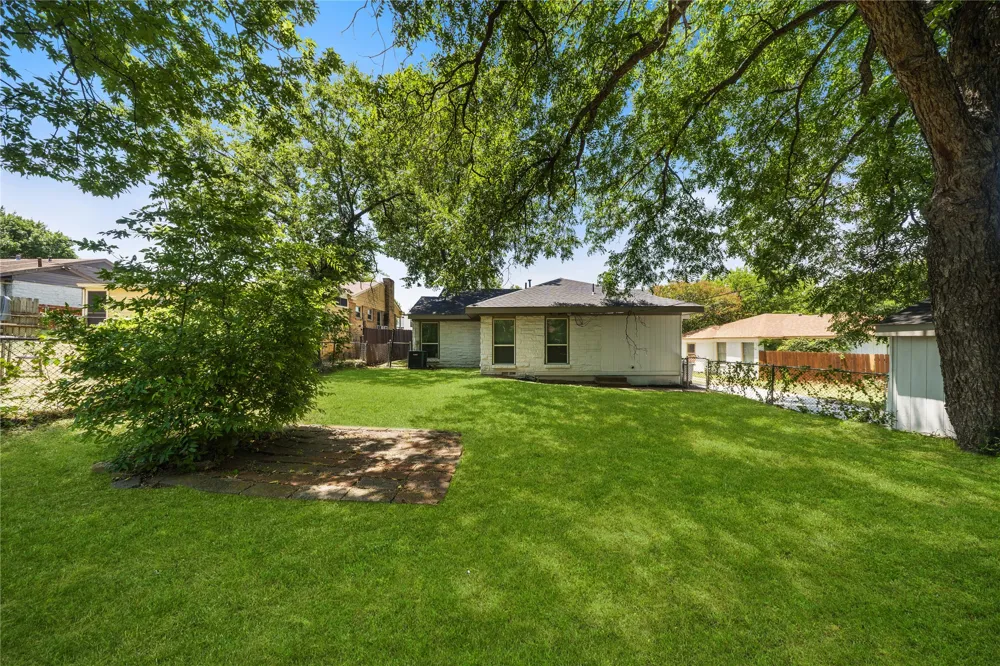 1314 Arborvitae Avenue Dallas, TX 75224