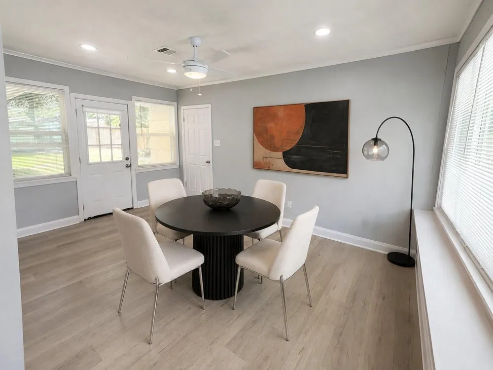 6010 Ridgeway Drive Houston, TX 77033
