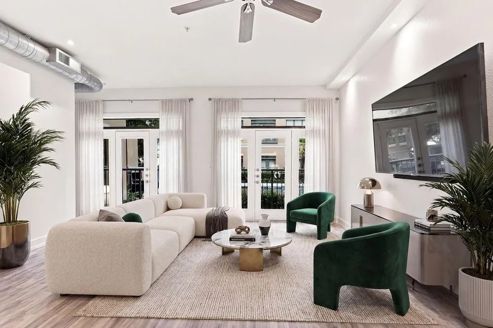 1901 Post Oak Boulevard #1501 Houston, TX 77056