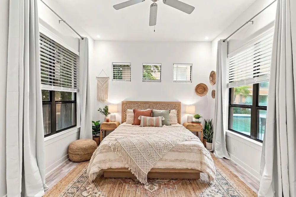 1901 Post Oak Boulevard #1501 Houston, TX 77056