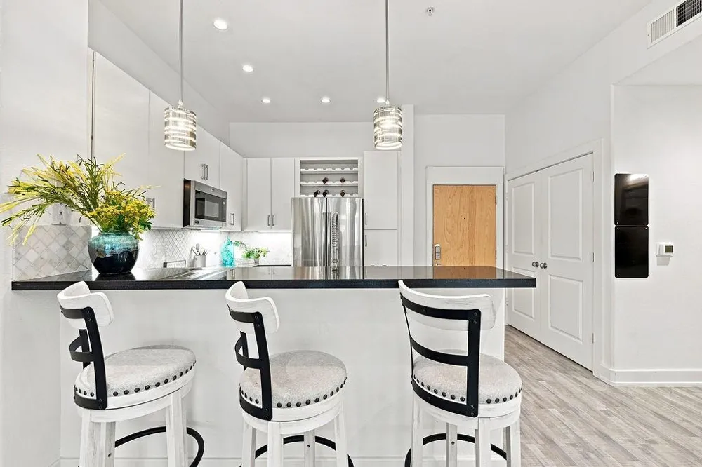 1901 Post Oak Boulevard #1501 Houston, TX 77056