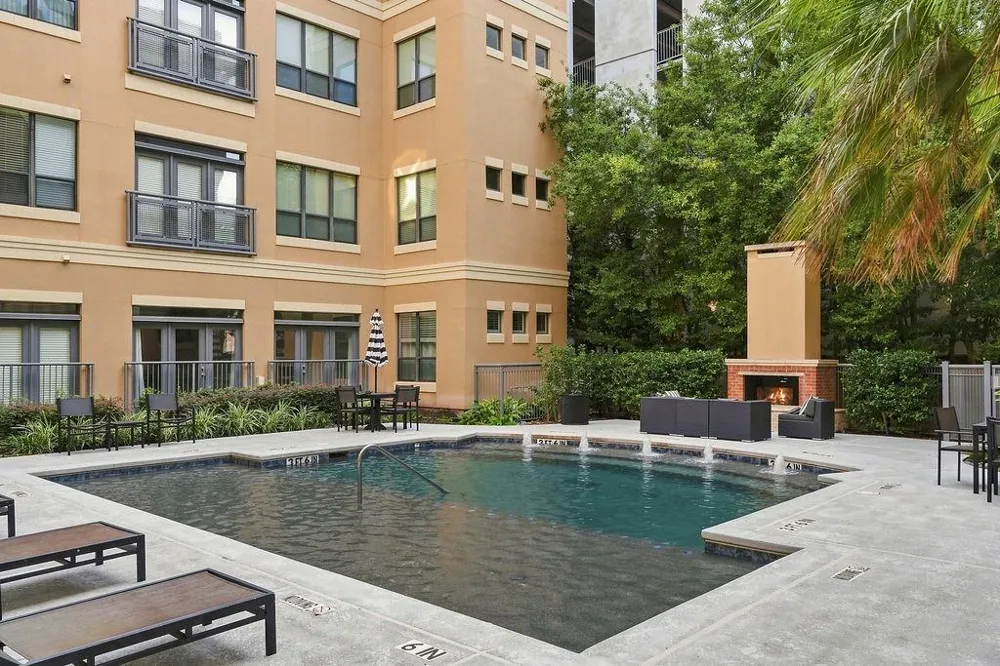 1901 Post Oak Boulevard #1501 Houston, TX 77056