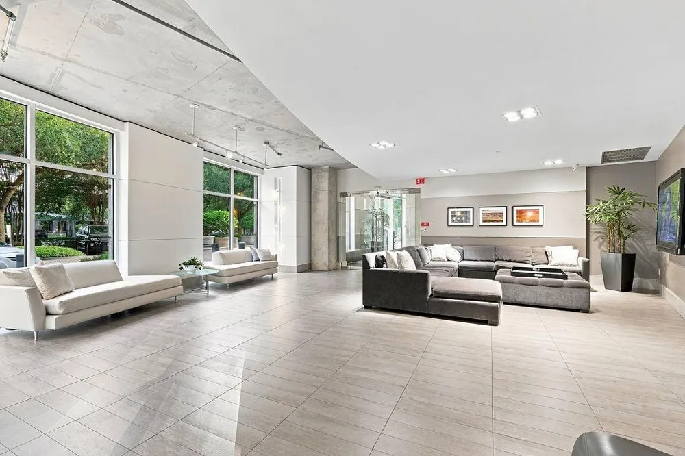 1901 Post Oak Boulevard #1501 Houston, TX 77056