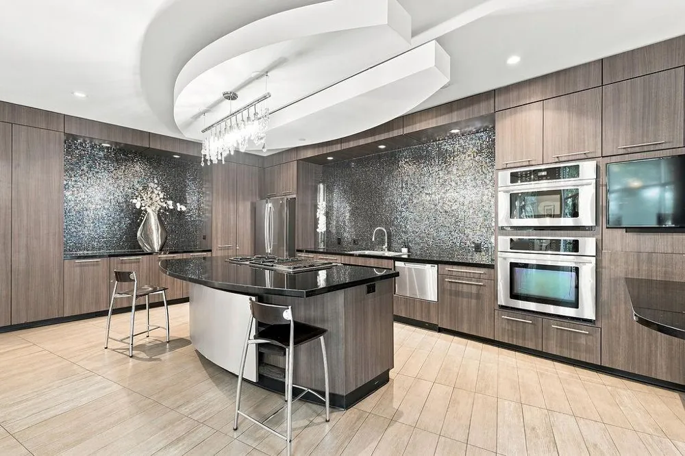 1901 Post Oak Boulevard #1501 Houston, TX 77056