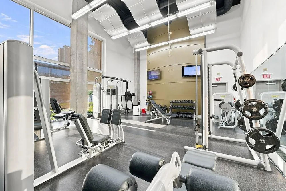 1901 Post Oak Boulevard #1501 Houston, TX 77056
