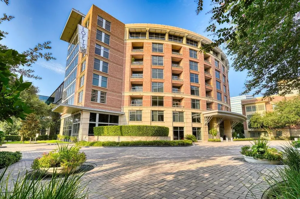 1901 Post Oak Boulevard #1501 Houston, TX 77056