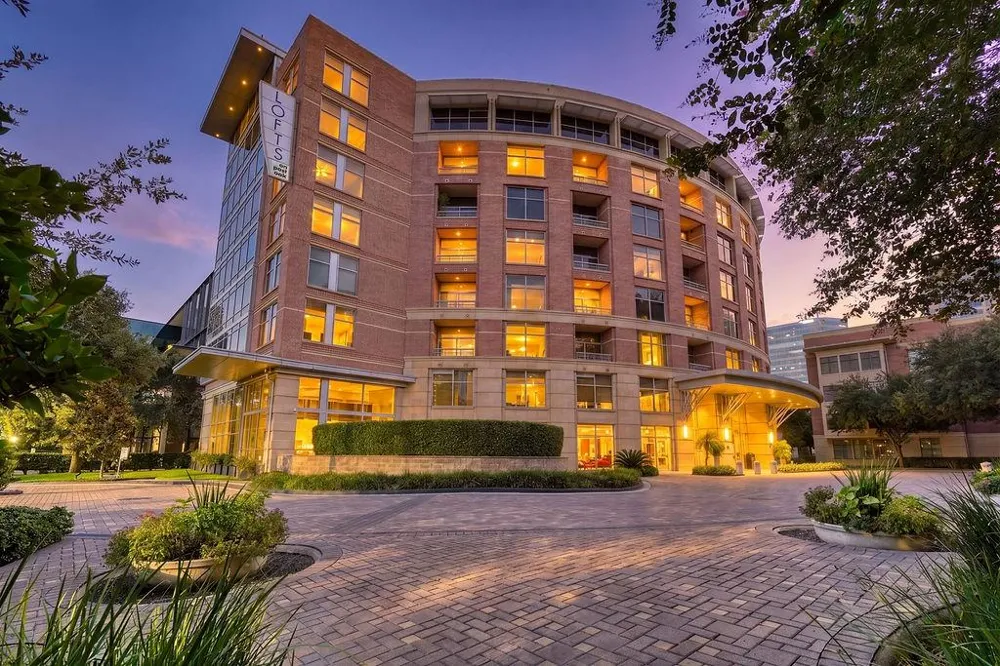 1901 Post Oak Boulevard #1501 Houston, TX 77056
