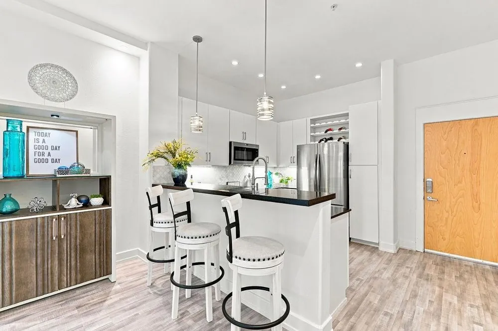 1901 Post Oak Boulevard #1501 Houston, TX 77056