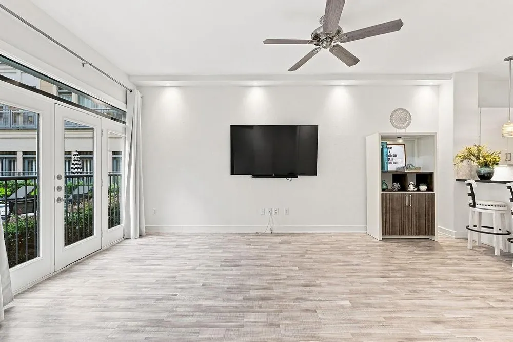 1901 Post Oak Boulevard #1501 Houston, TX 77056