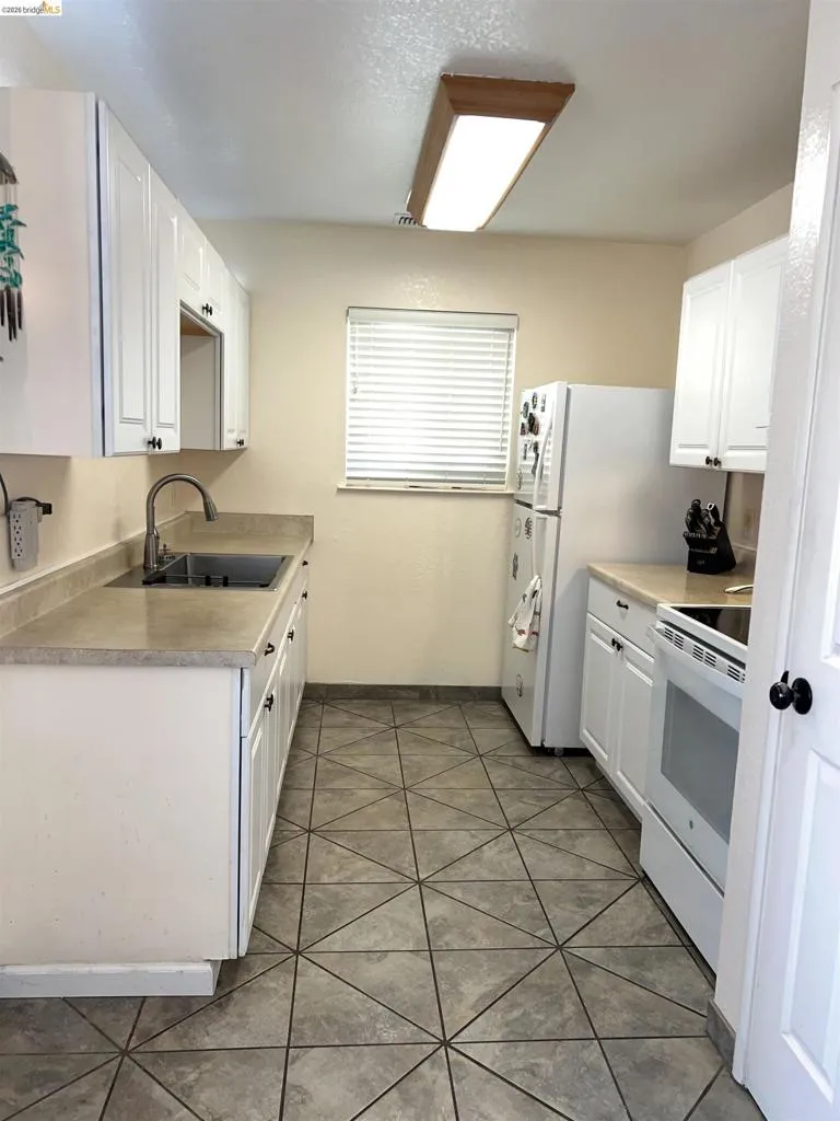 2344 Via Canela Oroville, CA 95966