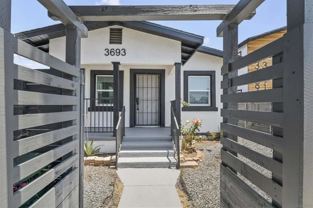 4319 Landis San Diego, CA 92105